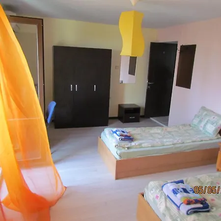 Dvata Bora 3* Aranyhomok