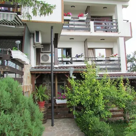Dvata Bora Πανσιόν 3*
